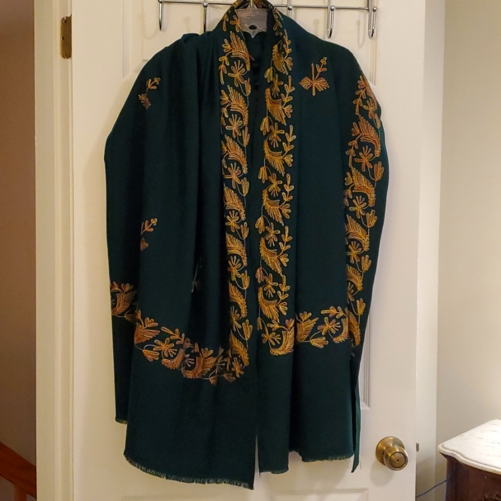 Kashmiri Woman's Shawl, Cashmere, Green, Gold Embroidery